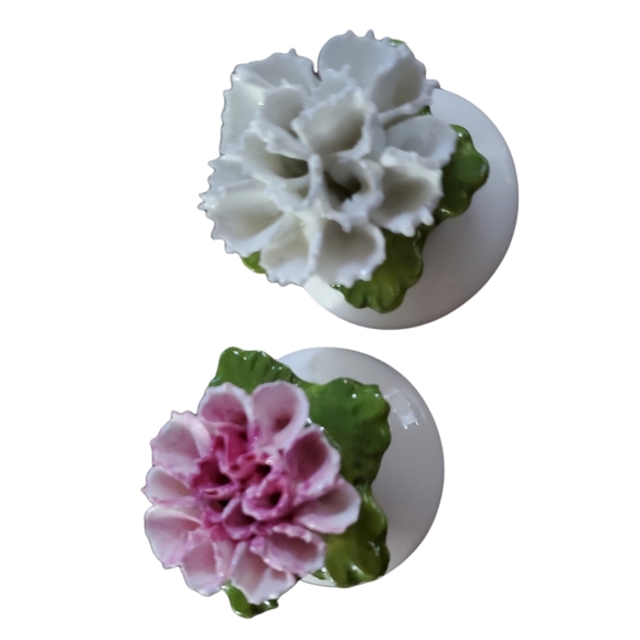 VTG Aynsley Fine Bone China Salt & Pepper Shakers, Pink & White Carnation - Picture 4 of 5